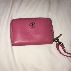 Tory Burch Robinson Smart Phone Wristlet
